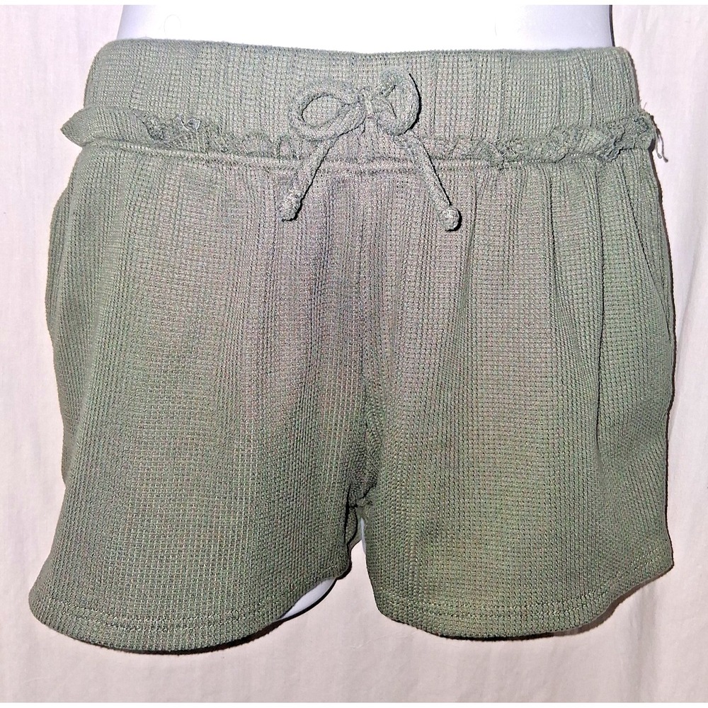 BKE Waffle Knit Lounge Short Girl's Shorts in Olive Size M 7 / 8 7/8 Raw Edge